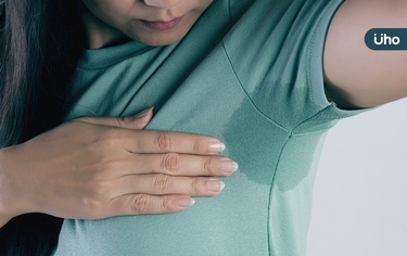 你有沒有狐臭「看耳屎」就知道?皮膚科醫:「1類人」容易有狐臭