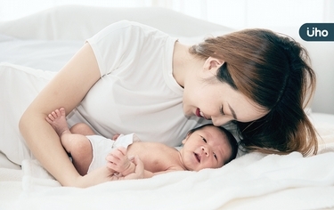 為什麼寶寶和媽媽在一起會比較安心?專家揭「1激素」連結母子關係