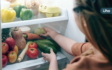 冰箱堆滿滿就是「食材富翁」？別亂放！專家教「1招」把冰箱變財庫