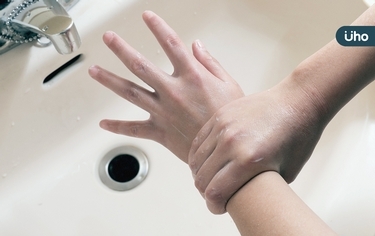 國中生每日洗手2小時，就醫才知「強迫症」！醫揭治療關鍵是「這點」