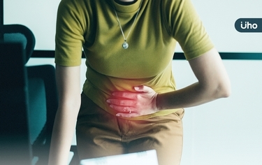 長期便秘、血便就是大腸癌嗎?名醫揭「7大症狀」別再和痔瘡搞混