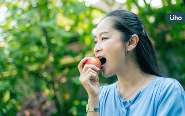 失眠睡不好？就吃水果吧！營養師教你吃「3大助眠水果」一覺到天亮