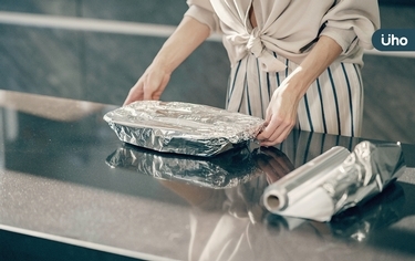 鋁箔紙「3用法」你用對嗎？烹調、保鮮用亮面還霧面？關鍵在1差異