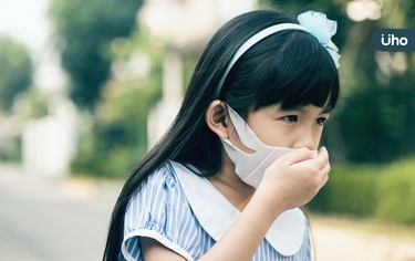 家中孩童咳嗽咳不停恐「腸胃出問題」！醫建議「1湯品」潤肺止咳