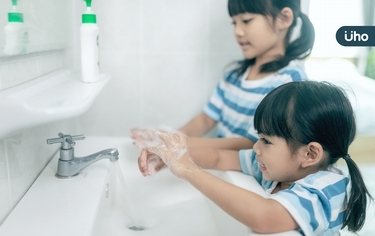 塑化劑就在孩子身邊！醫6招打造「減毒生活」：肥皂勤洗手簡單有效