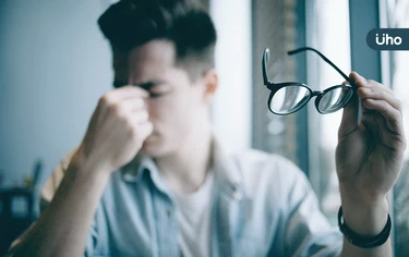 視力變差非正常老化!醫警告「失明5大原因」黃斑部病變最常被誤認