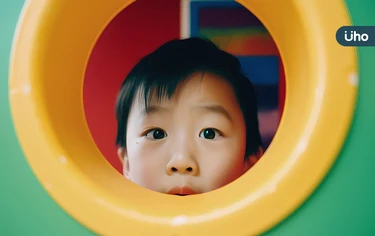 我的小孩有色盲嗎?快檢測「6大跡象」小心對光敏感、聞食物才吃