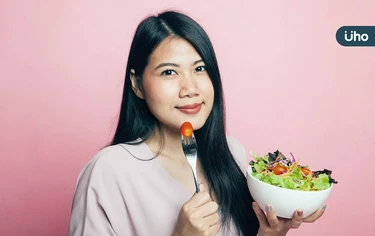 有食譜》產後靠「吃」就能補身體!坐月子必學「2道料理」4步驟能吃