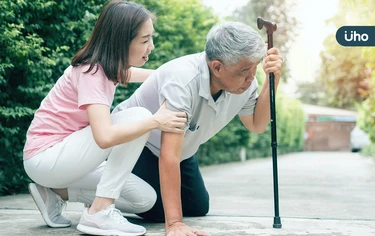 老翁跌倒、健忘竟不是失智?醫揭「老年低血糖」共病多:嚴重恐腦死