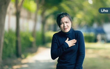 手麻、心口痛⋯就是心臟病？神經醫揭4種「心痛原因」別自己嚇自己