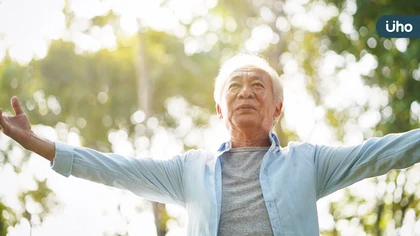 60多歲阿伯咳出血!確診肺癌末期 免疫療法助重拾精彩人生