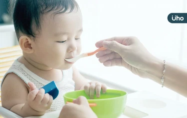 嬰兒便秘竟跟「喝什麼奶」有關!醫:寶寶有「這些情形」就是便秘