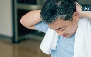 誤以為更年期!6旬男不明盜汗、熱潮紅⋯竟是「賈伯斯病」腫瘤易轉移