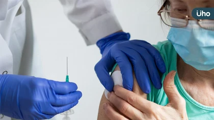 防疫鬆散有民眾四個月內就確診2次!醫:病毒隨時反撲,建議今年要施打一劑新冠肺炎疫苗