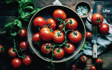 「大番茄VS小番茄」該選哪一種？帶你看功效、推薦吃法：這種直接吃