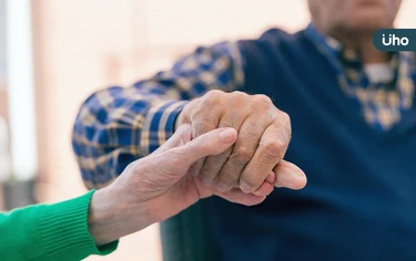 老翁託夢「最後的按摩」便離世⋯她從芳療照護學會的事:愛永不會離去