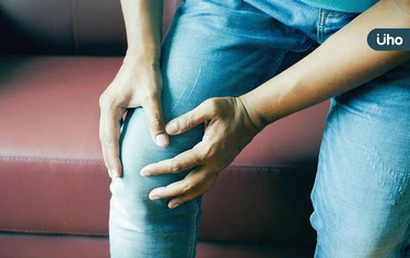 大掃除膝蓋痛怎麼辦？骨科醫教「緊急解痛3招式」：彎曲別超過90度