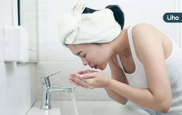怎麼洗臉才正確？小心洗出敏感肌！宋奉宜揭「正確洗臉邏輯」千萬別用它
