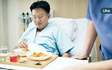 腦中風要插鼻胃管過一生?別放棄「吞嚥復健」能救命:初期是關鍵