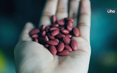 吃到有毒「紅麴保健品」怎麼辦?有哪些症狀?教你「3步驟」緊急處理