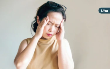 她頭痛一天吃4顆「普拿疼加強錠」都沒效!醫教「1招」解決偏頭痛
