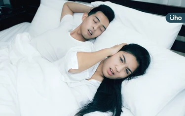 打鼾如「開洗衣機」恐患睡眠呼吸中止症!醫揭「1關鍵症狀」自測