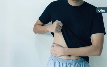 54歲男右腹腫脹「以為體內長髒東西」!醫:帶狀疱疹併發症作怪