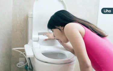 染諾羅「多吃多吐」怎麼辦?專家教先禁食再喝米湯:6大NG食物別碰