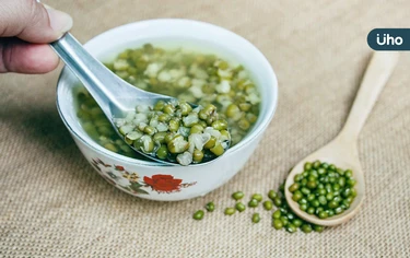 夏天來碗「綠豆湯」消水腫、解疲勞!易腹瀉、過敏⋯5類人不宜多喝