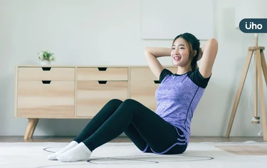 上班沒時間運動,下班懶得運動?教你做「簡單微運動」提升睡眠品質