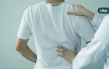 椎間盤突出一定要開刀嗎?醫揭「復健運動」緩解疼痛:1情況再手術