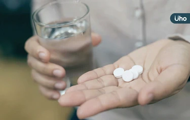 退燒止痛藥該怎麼挑?藥師曝「2種常見藥物」副作用:嚴重恐肝壞死