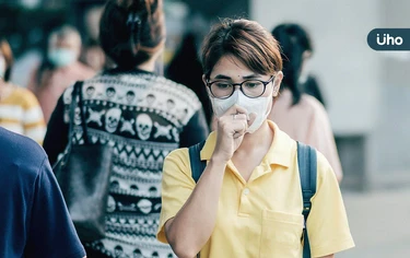 秋冬呼吸道病毒大爆發!醫曝下波新冠高峰「恐落在●●月」持續到春節