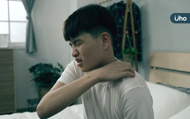 久坐全身痠痛,筋膜槍按摩有用嗎?物理治療師:「這樣使用」才有效