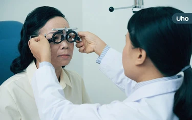 白內障手術之後,視力又變模糊了?眼科醫揭「1原因」非手術失敗