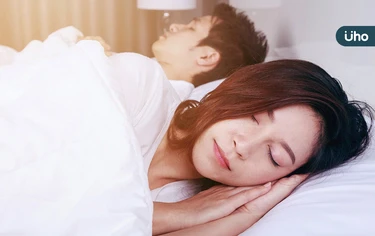 夫妻分房睡好嗎?歐美流行「睡眠離婚」竟有7大好處:讓感情更升溫