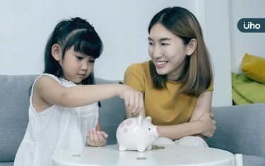 孩子吵著要買東西怎麼辦？高財商父母必學「1招」建立孩子金錢觀