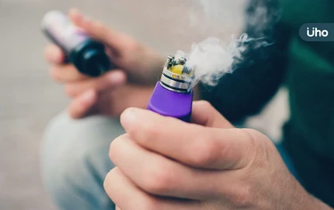 孩子偷吸電子煙的10個徵兆!焦慮、體力變差⋯「身上有甜味」也算