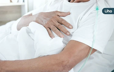 手腳綁病床2小時後,我覺得我不是人!一場生不如死的「約束體驗」