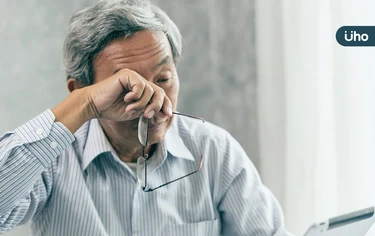 焦慮、健忘⋯出現初老症狀怎麼辦?中醫教「健腦妙招」按摩2穴位