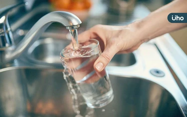 長期喝逆滲透、純水，恐致骨質疏鬆？營養師1表揭「水質鈣含量」破迷思