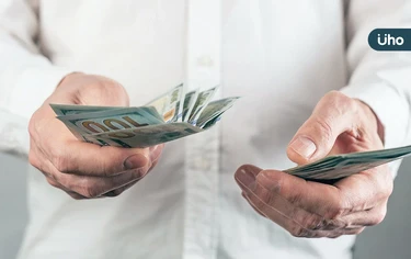 害怕錢不夠花⋯永遠賺不到錢！財務規劃師：認清自己的「金錢腳本」