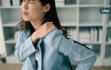 「鈣化性肌腱炎」常誤認五十肩！醫揪關鍵差別「這點」與五十肩最不同