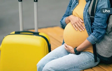 懷孕可以搭飛機嗎？懷孕出國要注意什麼？孕婦「9大旅程守則」一次看