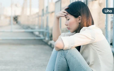  睡不好、肌肉緊繃⋯以為身體出問題？醫揭：恐是「廣泛性焦慮症」作祟