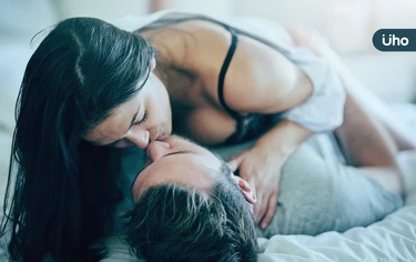 做愛喜歡被拍屁股？被綑綁才會爽？心理師揭SM原因：童年有創傷