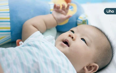 寶寶鼻塞睡不好怎麼辦？醫建議「4方法」舒緩症狀：別亂用熱水蒸氣