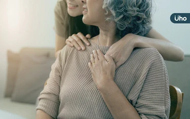 和父母相處好累⋯該如何陪伴他們？「不輸給詐騙集團」的陪伴6技巧