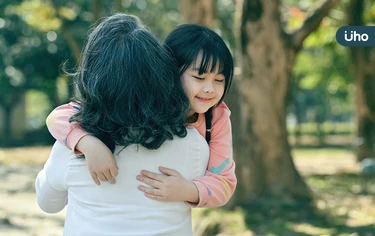 女士優先沒必要！外婆教會她的人生課：女性主義要的是真正的平等