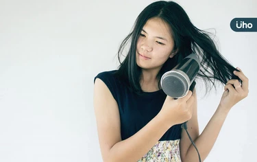 春天溼氣重，身體都積水了！中醫授「排濕3招」：洗完澡頭髮吹全乾